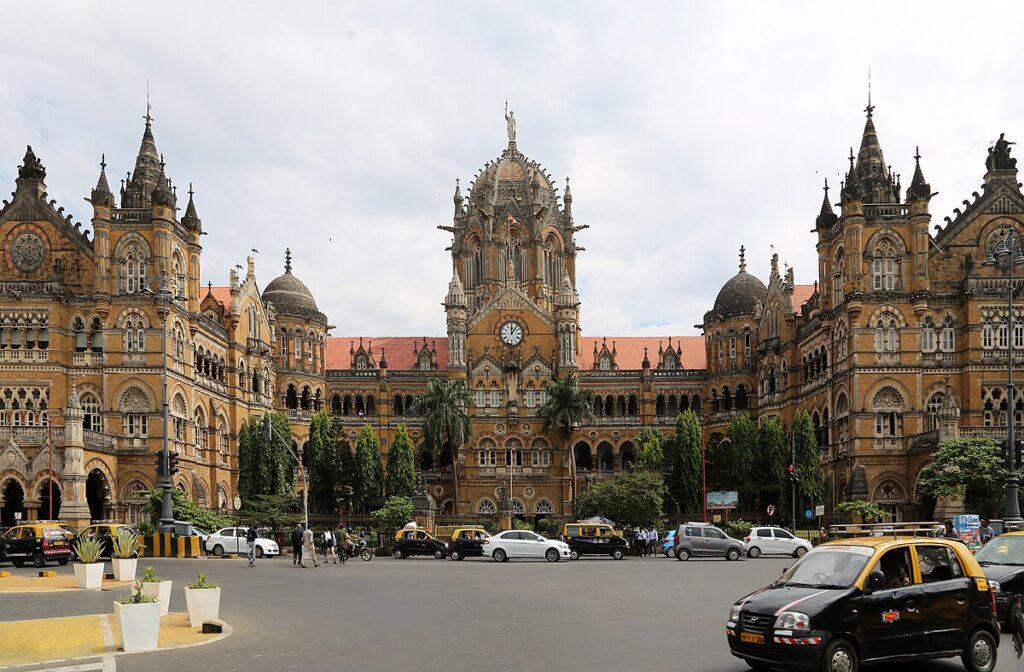 Chhatrapati shivaji terminus esterno 01