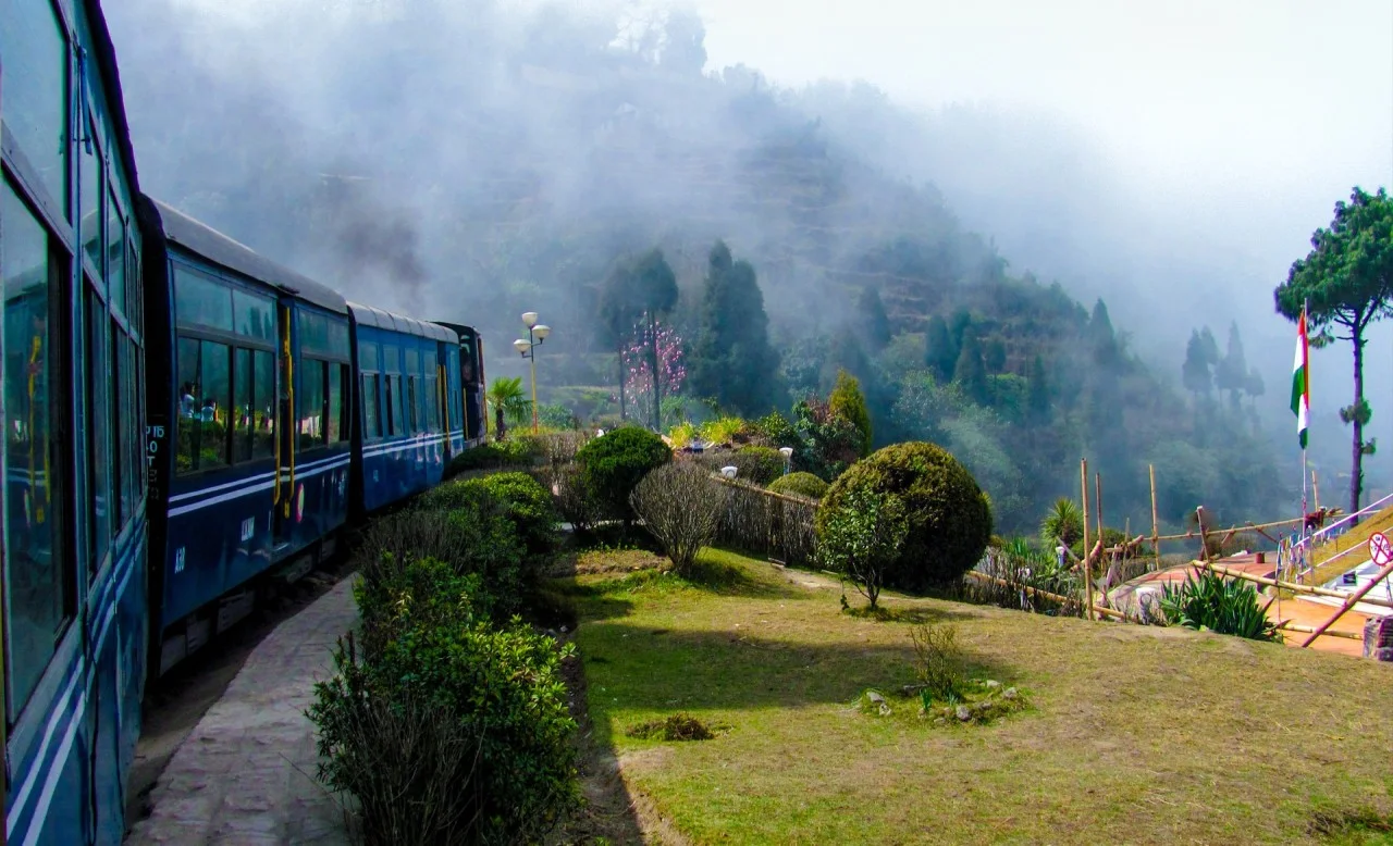 Mountain Railway Trains: A Timeless Journey Through India’s Peaks